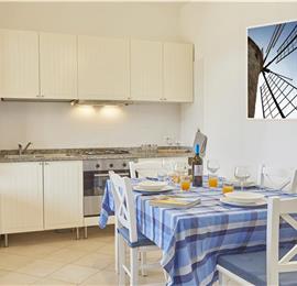 2 bedroom seaside apartments with shared pool, sleeps 4-5